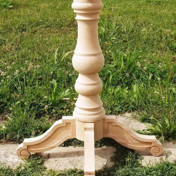 Këmbë qendrore e tornuar për tavolinë