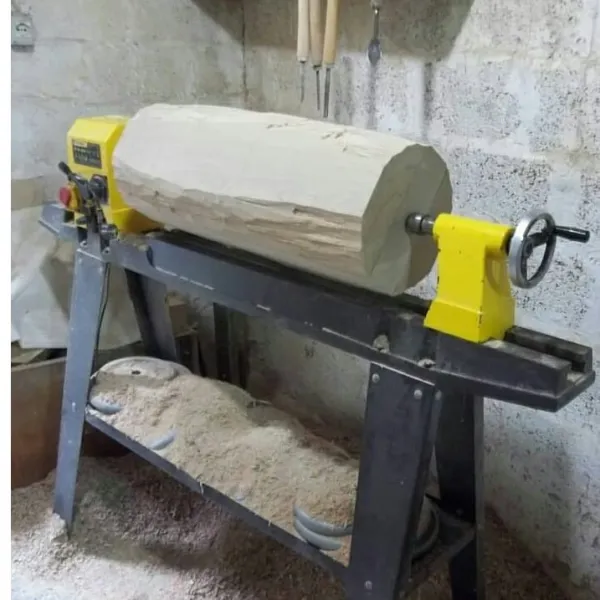 Tornim druri në punishte