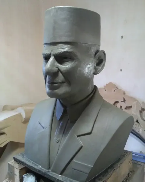 Statuja & Skulptura